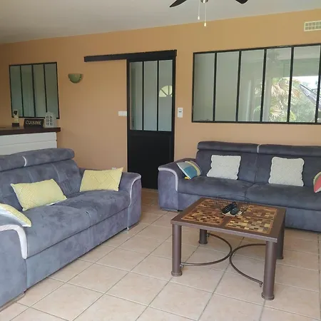 Plain-pied Avec Piscine Californienne Privee