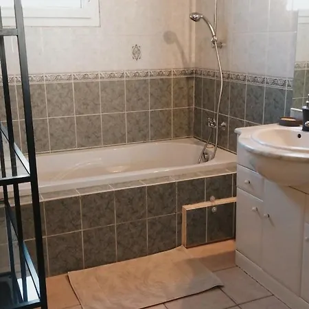 Plain-pied Avec Piscine Californienne Privee *