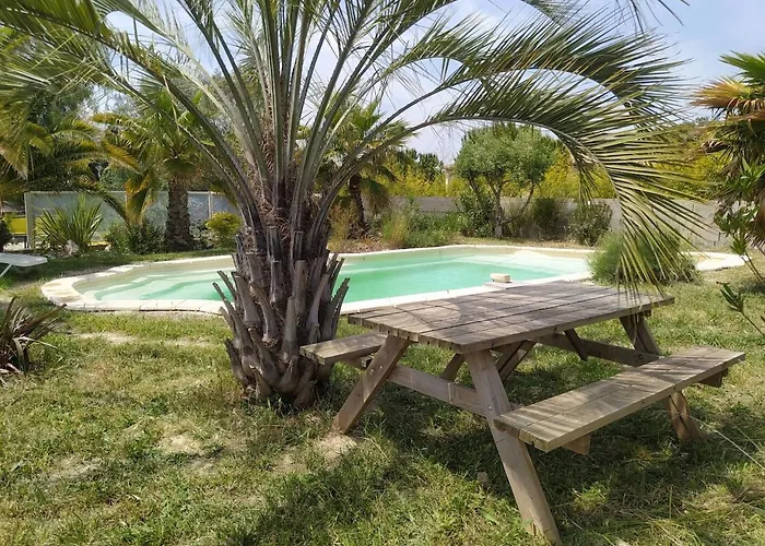 Plain-pied Avec Piscine Californienne Privee *