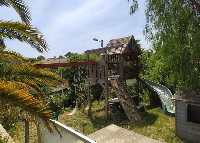 Plain-pied Avec Piscine Californienne Privee