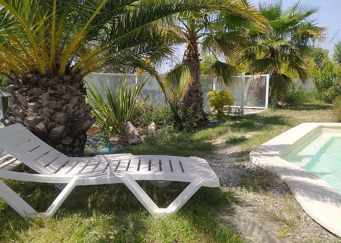 Plain-pied Avec Piscine Californienne Privee *